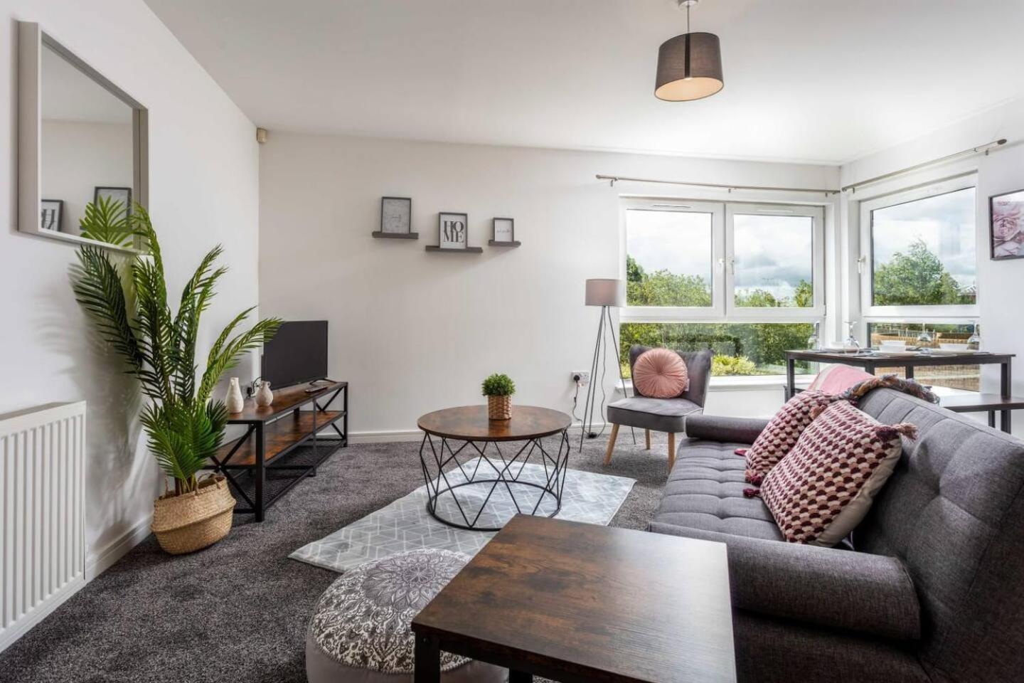 Walker Suite No 60 - Donnini Apartments Kilmarnock Esterno foto
