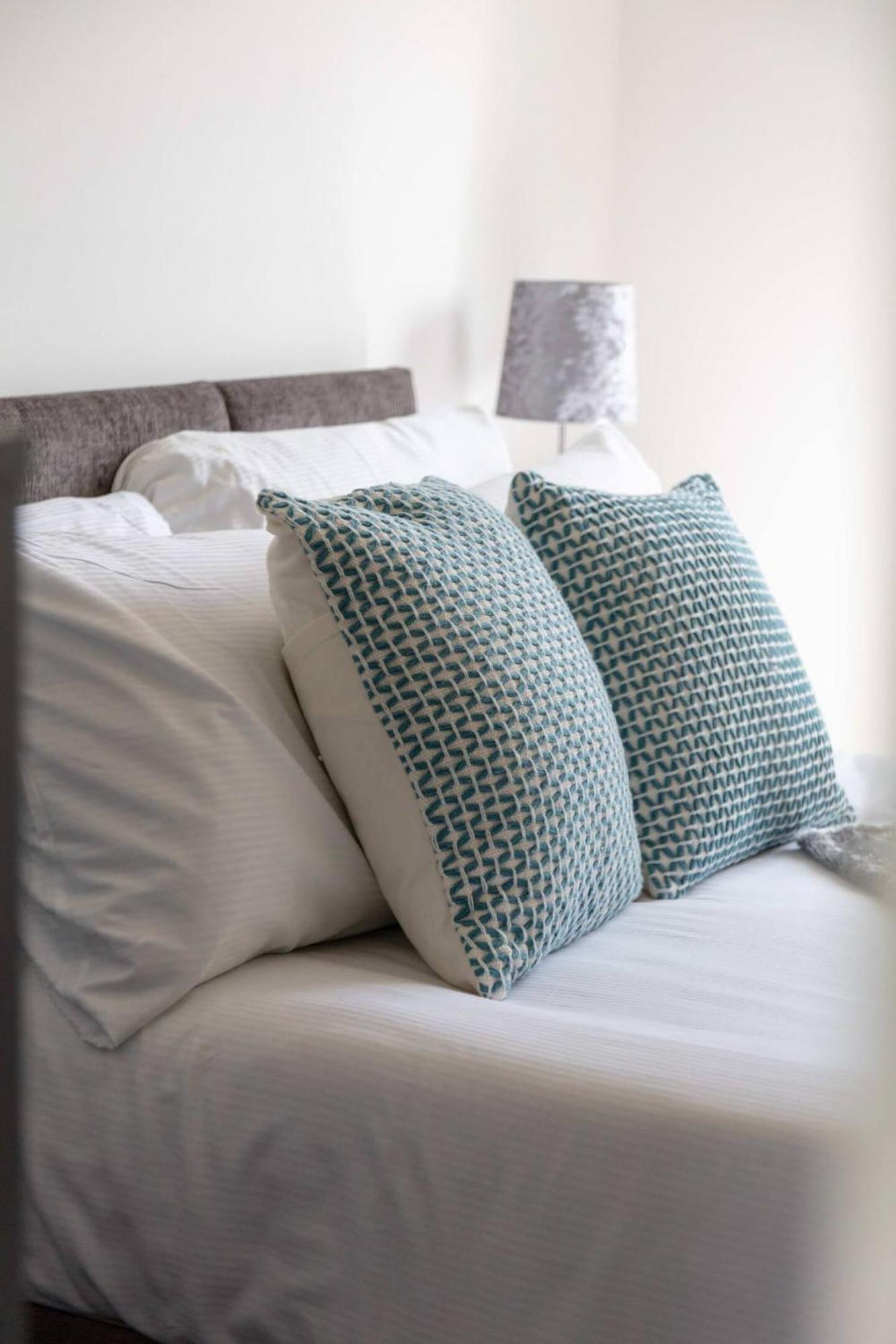 Walker Suite No 60 - Donnini Apartments Kilmarnock Esterno foto